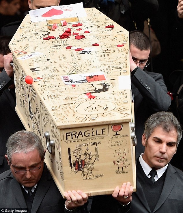 Tranh biếm họa phủ kín quan tài nạn nhân vụ khủng bố Charlie Hebdo - 8 Bạn bè của họa sĩ Tignous gọi ông là “Vua hài” vì ông luôn đem lại tiếng cười cho mọi người