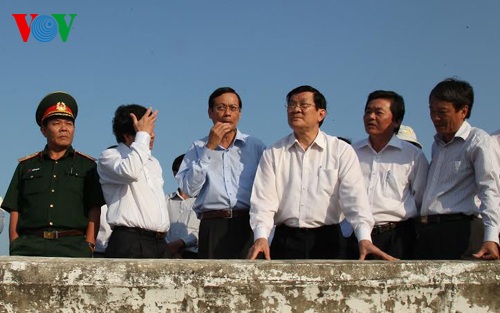 Chủ tịch nước thăm và làm việc tại tỉnh Ninh Thuận - 1 Chủ tịch nước khảo sát hồ Sông Trâu