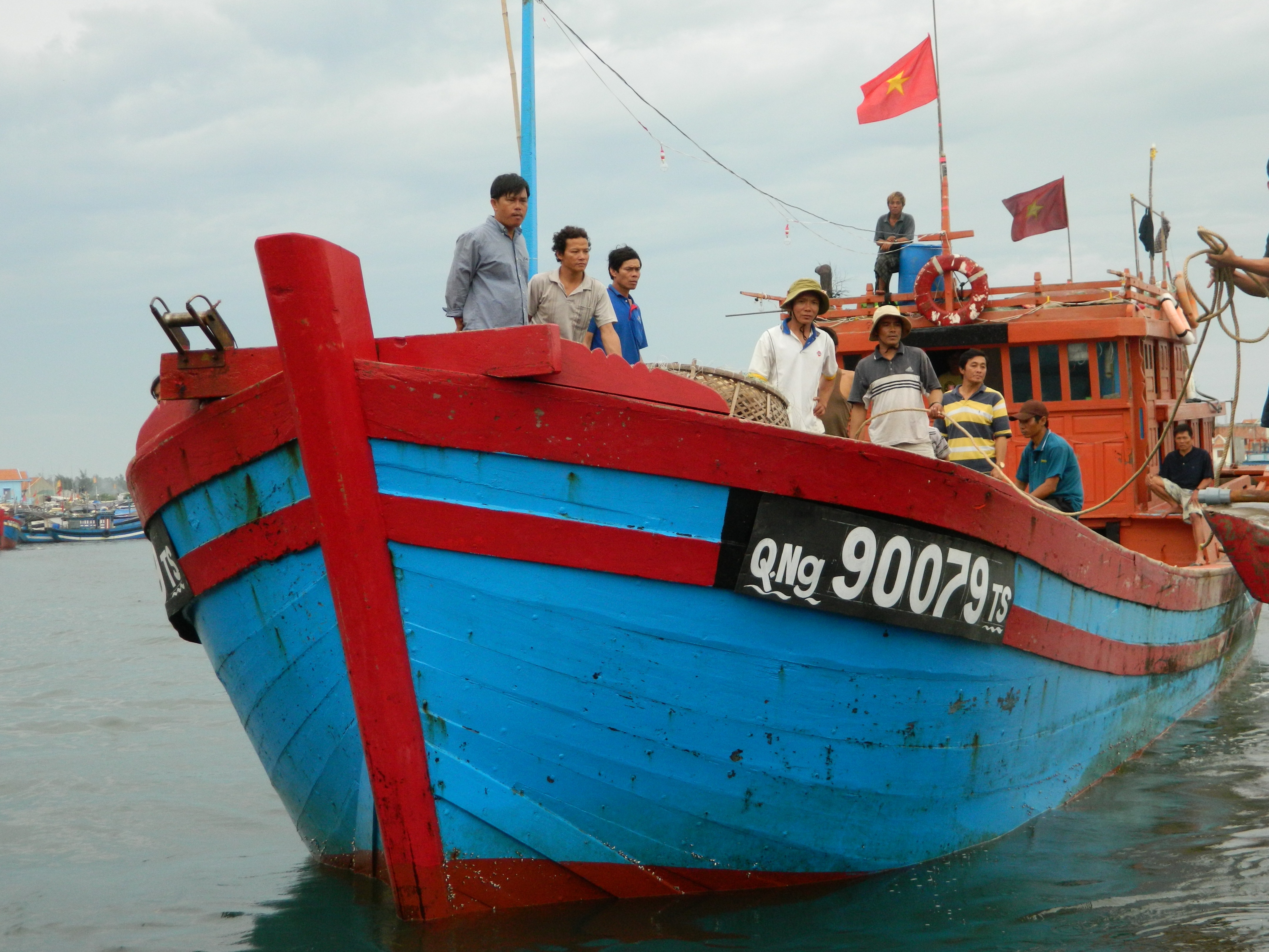 Một chiếc tàu cá của ngư dân Quảng Ngãi (Ảnh: quangngai.gov.vn)