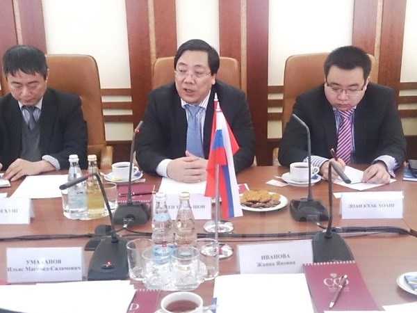Việt Nam và Liên bang Nga tăng cường ngoại giao hữu nghị - 1 Đại sứ Nguyễn Thanh Sơn (giữa). (Ảnh: Duy Trinh/Vietnam+)