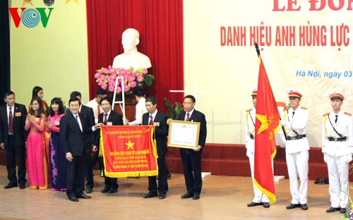 Chủ tịch nước trao danh hiệu Anh hùng cho Học viện Nông nghiệp - 1 Chủ tịch nước trao tặng danh hiệu Anh hùng Lực lượng vũ trang cho Học viện Nông nghiệp Việt Nam