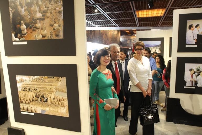 Nghị sỹ Hữu nghị Mexico-Việt Nam kỷ nhiệm ngày 30/4 - 1 Nghị sỹ Hữu nghị Mexico-Việt Nam kỷ nhiệm ngày 30/4