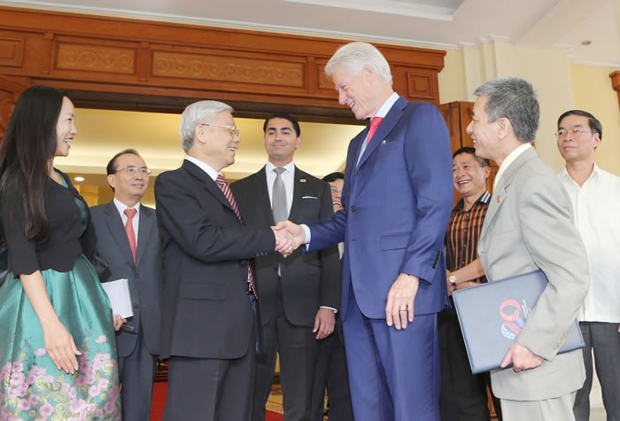 Tổng Bí thư thăm Mỹ: “Khi khác biệt được gỡ bỏ, mọi hợp tác đều có thể” - 2 Tổng Bí thư Nguyễn Phú Trọng tiếp nguyên Tổng thống Hoa Kỳ Bill Clinton chiều ngày 2/7 (Ảnh: TTXVN)