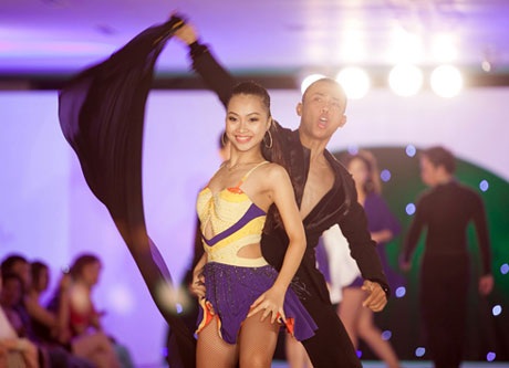 Nhiều nghệ sĩ thi “Khiêu vũ Thể thao thanh thiếu niên thủ đô 2014” - 1 Cặp đôi kiện tướng dancesport Chí Anh- Nhã Khanh cùng ngồi ghế giám khảo