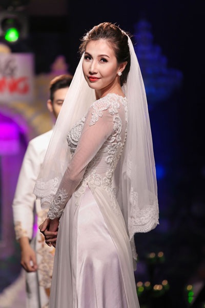 Nhiều người đẹp lộng lẫy trong áo dài cưới - 5 Hà Thanh