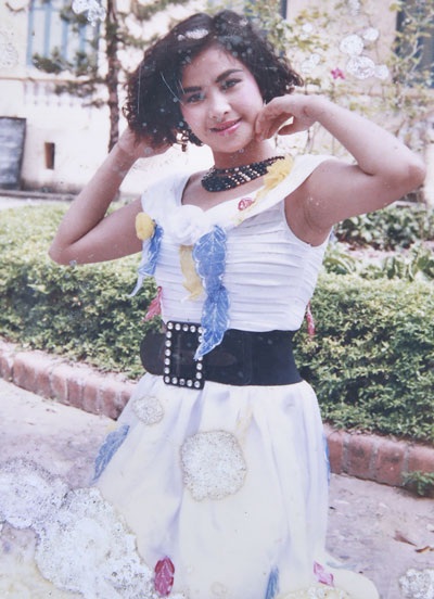 Thanh Lam lúc 11 tuổi với đôi mắt to tròn, khuôn mặt hồn nhiên, ngây thơ