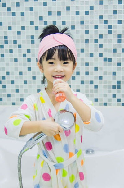 Thanh Thảo Hugo hạnh phúc khoe ảnh con gái yêu - 11 Hà Thanh