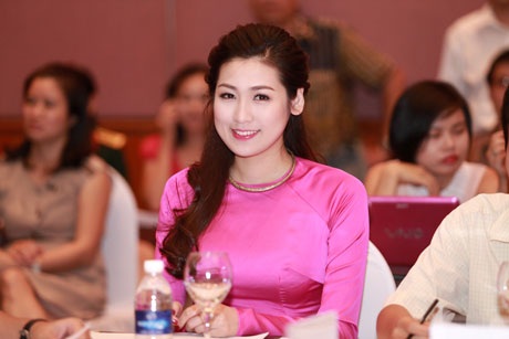 Vương miện của Hoa hậu Việt Nam 2014 đạt kỷ lục Guiness Việt Nam - 5 Á hậu Tú Anh