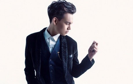 Ấn tượng MV “Nghiêng” của Nguyễn Trần Trung Quân - 1 Ca sĩ Nguyễn Trần Trung Quân vừa ra mắt album Khởi hành và MV Nghiêng đầy ấn tượng