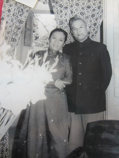 Bà Nguyễn Thị Bình kể lại những kỷ niệm liên quan đến  những tài liệu trao tặng