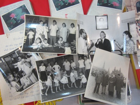 Bà Nguyễn Thị Bình kể lại những kỷ niệm liên quan đến  những tài liệu trao tặng