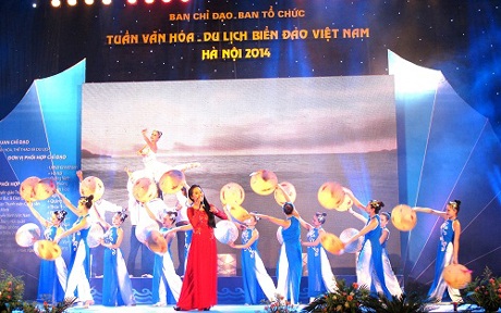 Hình ảnh tại Lễ văn hóa- du lịch biển đảo Việt Nam tối 21/11