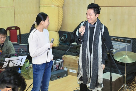 Tùng Dương- Nguyên Thảo nỗ lực tập cho liveshow “Áo mùa đông”