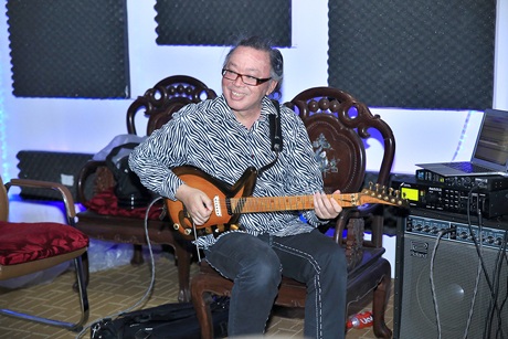 Tùng Dương- Nguyên Thảo nỗ lực tập cho liveshow “Áo mùa đông”