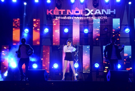 Bảo Thy khuấy động chương trình