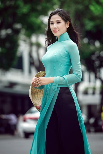 Nguyễn Thị Loan duyên dáng trong tà áo dài - 6 <b style=mso-bidi-font-weight:
normal>Hà Thanh