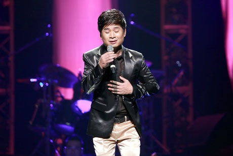 Tấn Minh hát chèo ngọt lịm cùng vợ trên sân khấu - 5 <i style=mso-bidi-font-style:
normal>Bài: