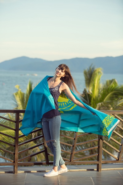 Sabina đẹp như thiên thần trong gala Bình Minh Phương Đông - 6 Sabina lưu lại những khoảnh khắc đẹp tại Nha Trang, Việt Nam