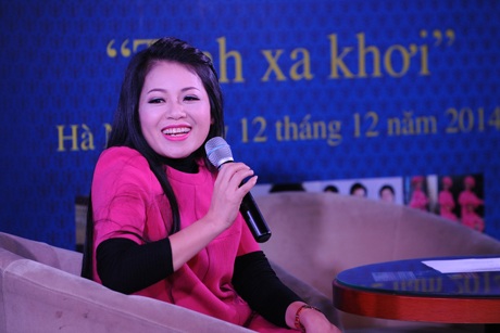 Anh Thơ ra mắt liveshow “Tình xa khơi” - 1 Anh Thơ tại buổi gặp mặt báo chí ngày 12/12 tại Hà Nội