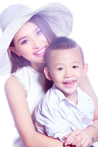 Vân Hugo chia sẻ về cuộc sống của bà mẹ đơn thân - 1 <b style=mso-bidi-font-weight:
normal>Hà Thanh