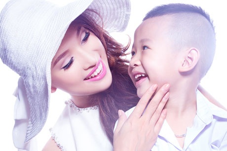 Vân Hugo chia sẻ về cuộc sống của bà mẹ đơn thân - 2 <b style=mso-bidi-font-weight:
normal>Hà Thanh