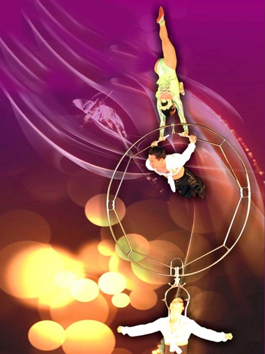 Gala xiếc của ba nước Đông Dương tại Hà Nội - 1 Một tiết mục xiếc mạo hiểm