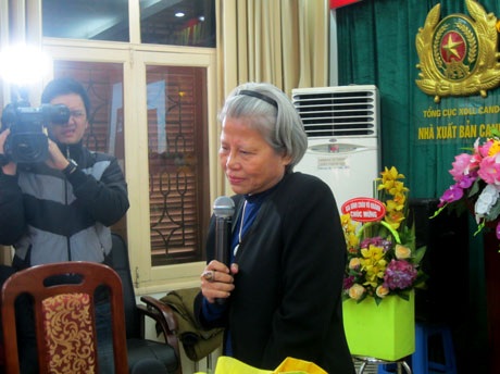 Bà Minh Vân nghẹn ngào nhớ lại quãng thời gian dài tìm kiếm thông tin về cha mình, cụ Đào Phúc Lộc