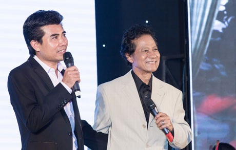 Chế Linh lại “đốn” tim khán giả nữ bởi vẻ phong tình, lãng mạn - 10 Nhật Tiến Đồ rê mí