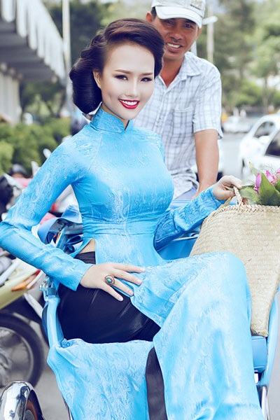 Siêu mẫu Lâm Thùy Anh hóa thân thành thiếu nữ Sài Gòn xưa - 3 <b style=mso-bidi-font-weight:
normal>Hà Thanh