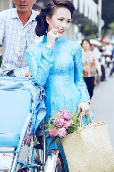 Siêu mẫu Lâm Thùy Anh hóa thân thành thiếu nữ Sài Gòn xưa - 5 <b style=mso-bidi-font-weight:
normal>Hà Thanh