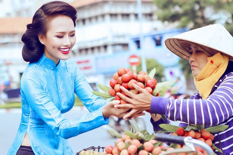 Siêu mẫu Lâm Thùy Anh hóa thân thành thiếu nữ Sài Gòn xưa - 6 <b style=mso-bidi-font-weight:
normal>Hà Thanh