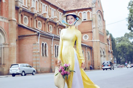 Siêu mẫu Lâm Thùy Anh hóa thân thành thiếu nữ Sài Gòn xưa - 8 <b style=mso-bidi-font-weight:
normal>Hà Thanh