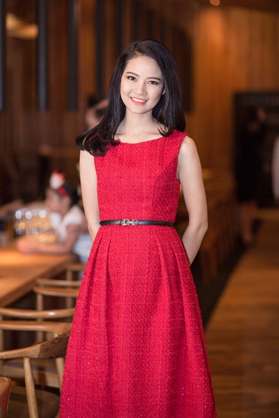 Á hậu Phạm Hương đọ vẻ vẻ đẹp nền nã, dịu ngọt với Trần Thị Quỳnh - 4 Hoa