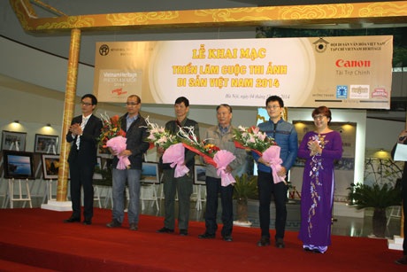 Khám phá di sản Việt qua những bức ảnh tuyệt đẹp - 1 Hình ảnh tại buổi khai mạc Triển lãm
Cuộc thi ảnh Di sản Việt Nam 2014 sáng 4/12 tại Hà Nội