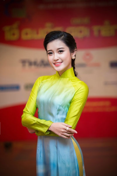 Á hậu Huyền My được khen ngợi về phong cách