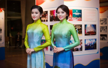 Hoa hậu Kỳ Duyên hội ngộ Á hậu Huyền My