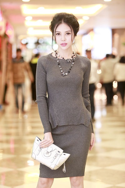 Trà Giang khoe vóc dáng nuột nà không tì vết