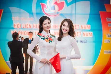 Hoa hậu Ngọc Hân, Thu Thảo khoe nhan sắc lộng lẫy - 1 Hoa hậu Ngọc Hân, Thu Thảo khoe nhan sắc lộng lẫy