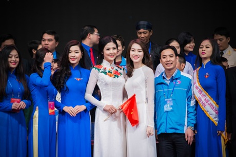 Hoa hậu Ngọc Hân, Thu Thảo khoe nhan sắc lộng lẫy - 14 Hà Thanh