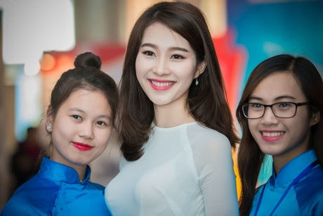 Hoa hậu Ngọc Hân, Thu Thảo khoe nhan sắc lộng lẫy - 11 Hà Thanh