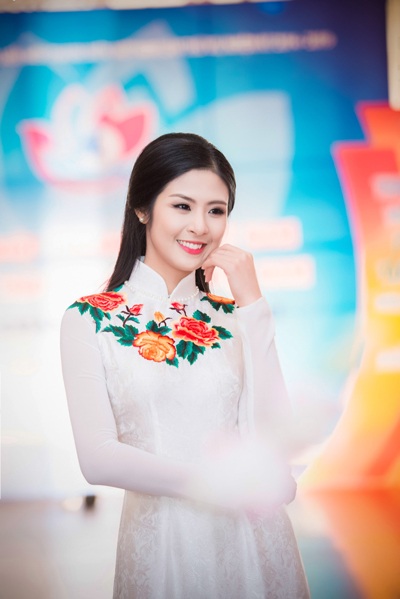 Hoa hậu Ngọc Hân, Thu Thảo khoe nhan sắc lộng lẫy - 2 Hà Thanh