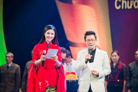 Hoa hậu Ngọc Hân hội ngộ Á hậu Huyền My tại Hà Nội - 9 <b style=mso-bidi-font-weight:
normal>Hà Thanh