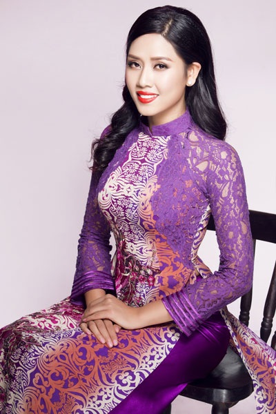 Nguyễn Thị Loan gây ấn tượng với bạn bè quốc tế nhờ tranh cát - 4 Nguyễn Thị Loan trong tà áo dài của Võ Việt Chung (Ảnh: Lê Thiện Viễn)