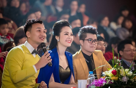 Á hậu Thụy Vân duyên dáng trong vai trò giám khảo - 10 Được mời làm giám khảo cùng Á hậu Thụy Vân còn có nghệ sĩ hài- MC Thành Trung, ca sĩ Đinh Mạnh Ninh