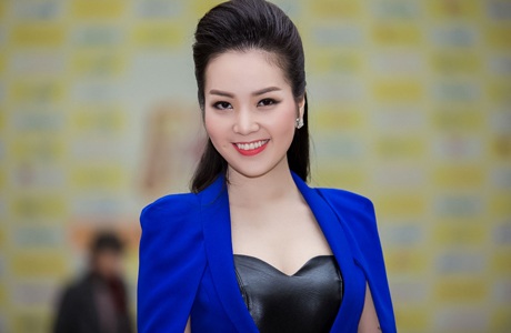 Á hậu Thụy Vân duyên dáng trong vai trò giám khảo - 7 Người đẹp được khen vẫn giữ được nét đẹp rạng rỡ, phom dáng chuẩn sau khi làm mẹ