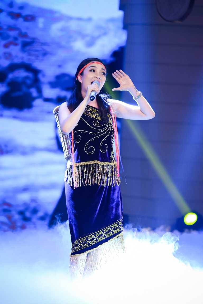 Phạm Thu Hà xinh đẹp hóa cô gái Pacô trong “Tiếng đàn Ta Lư" - 5 Một
số hình ảnh ca sĩ Phạm Thu Hà trong chương trình
