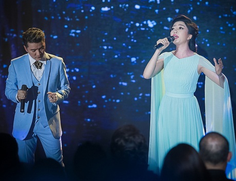 Đàm Vĩnh Hưng, Phạm Thu Hà song ca bản nhạc xưa đầy cảm xúc - 6 Đàm Vĩnh Hưng song ca ngọt ngào với Phạm Thu Hà trên sân khấu