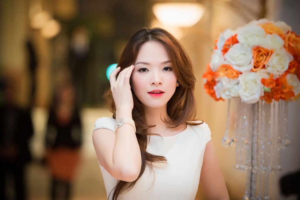 Bà mẹ hai con thu hút mọi ánh nhìn