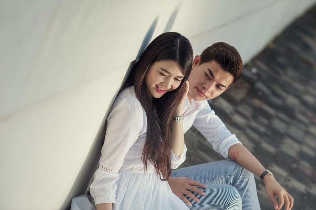 Bùi Caroon khoe giọng hát live trong clip hậu trường vui nhộn - 4 Một số hình ảnh Bùi Caroon và bạn diễn trong MV