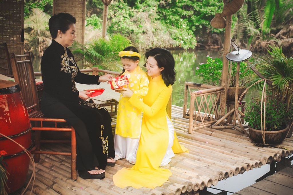 Á hậu Trà Giang khoe vẻ đẹp dịu dàng bên mẹ - 4 <b style=mso-bidi-font-weight:
normal>Hà Thanh